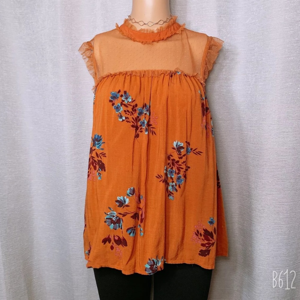 ARIZONA JEAN'S CO FLORAL TOP SIZE LARGE